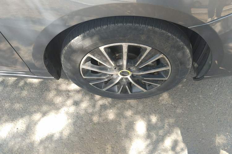 Used Roewe i5 2021 1.5L CVT Diamond Edition Right Front Wheel Hub
