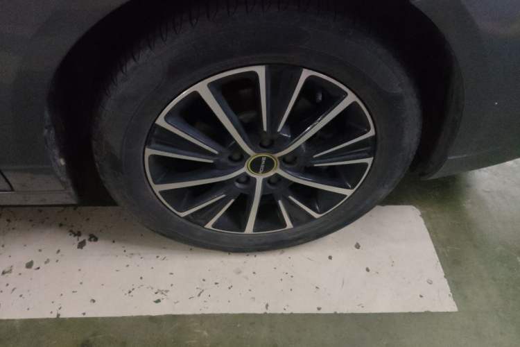 Used Roewe i5 2021 1.5L CVT Diamond Edition Right Front Wheel Hub