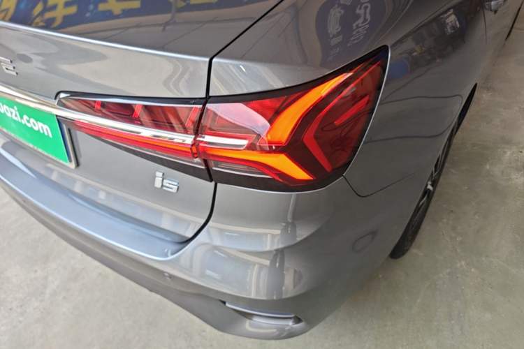 Used Roewe i5 2021 1.5L Manual Diamond Edition Right Rear Taillight