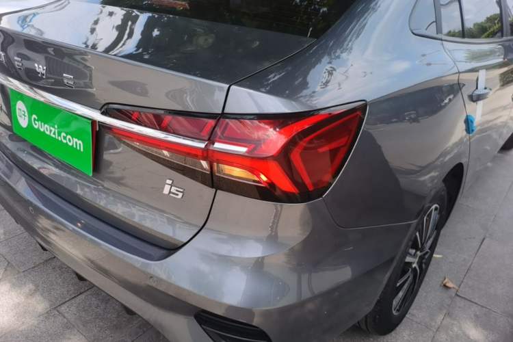 Used Roewe i5 2021 1.5L CVT Platinum Edition Right Rear Taillight