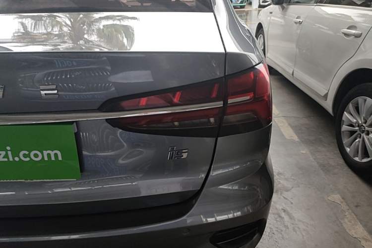 Used Roewe i5 2021 1.5L Manual Platinum Edition Right Rear Taillight