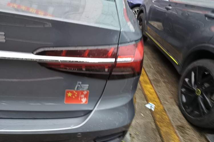 Used Roewe i5 2021 1.5L CVT Platinum Edition Right Rear Taillight