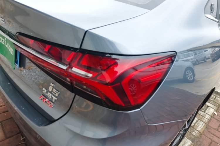 Used Roewe i5 2021 1.5L CVT Diamond Edition Right Rear Taillight