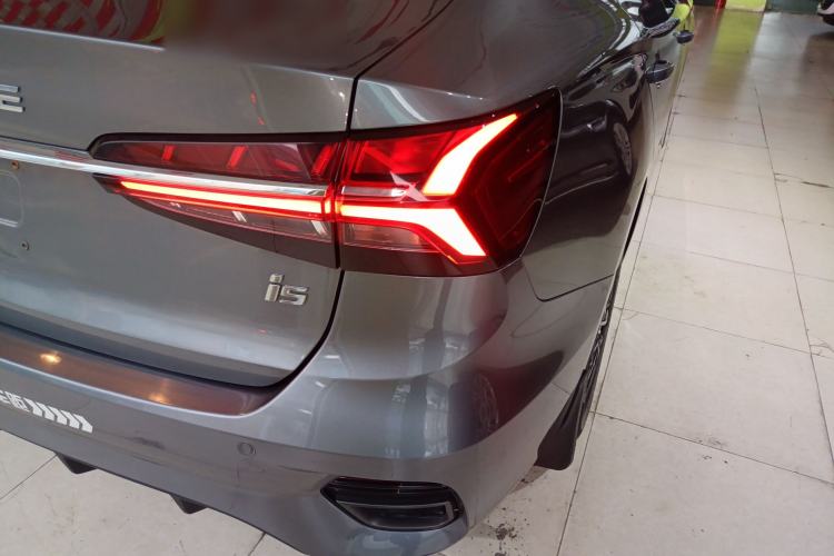 Used Roewe i5 2021 1.5L CVT Platinum Edition Right Rear Taillight