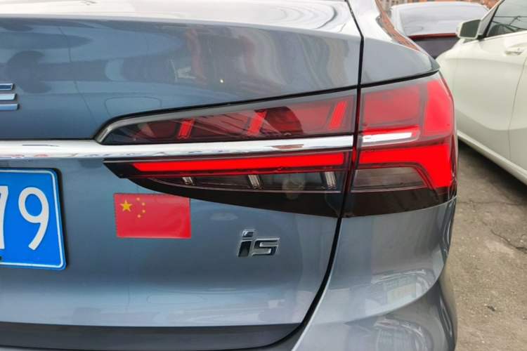 Used Roewe i5 2021 Revised Version 1.5L CVT Diamond Edition Right Rear Taillight