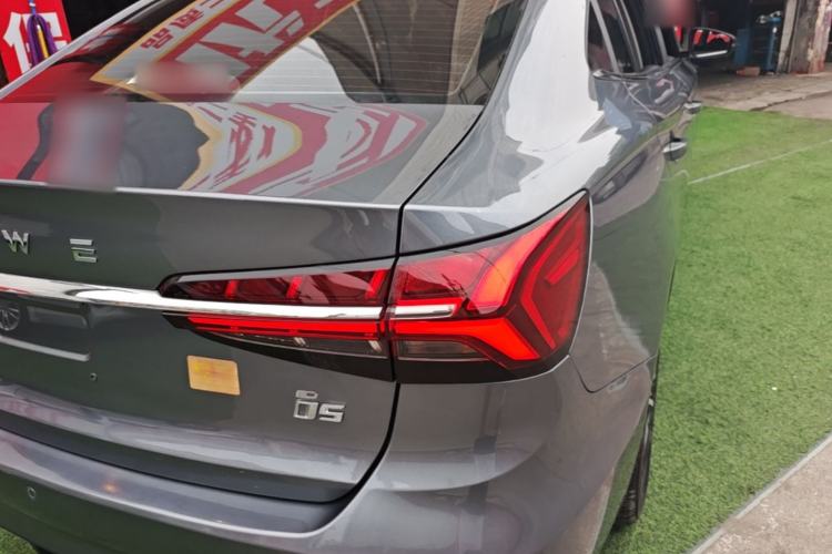 Used Roewe i5 2021 Revised Version 1.5L CVT Diamond Edition Right Rear Taillight