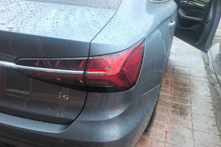 Used Roewe i5 2021 1.5L Manual Platinum Edition Right Rear Taillight