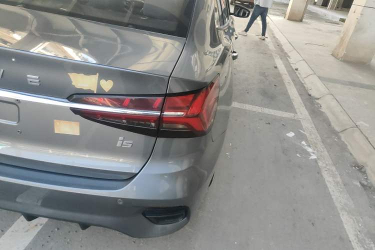 Used Roewe i5 2021 1.5L Manual Platinum Edition Right Rear Taillight