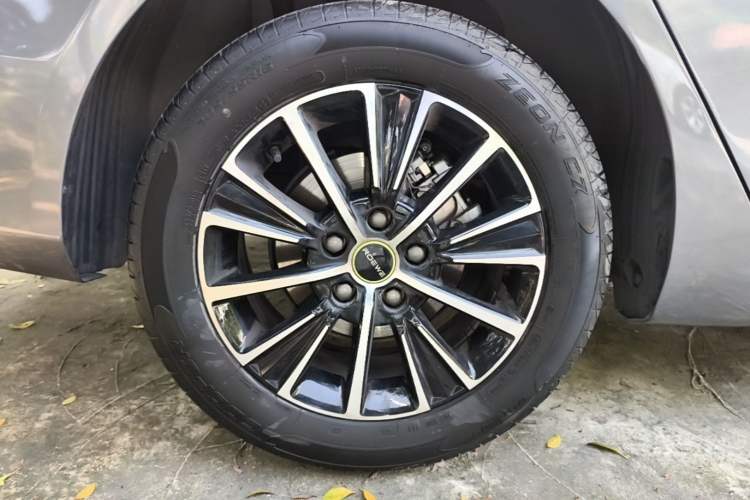 Used Roewe i5 2021 1.5L CVT Diamond Edition Right Rear Wheel Hub