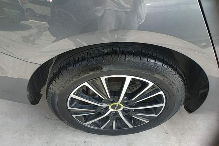 Used Roewe i5 2021 1.5L CVT Starry Edition Right Rear Wheel Hub