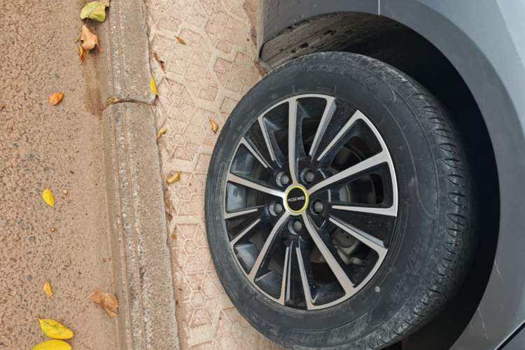 Used Roewe i5 2021 Revised Version 1.5L CVT Diamond Edition Right Rear Wheel Hub