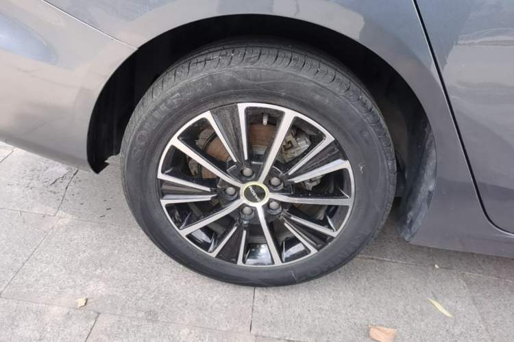 Used Roewe i5 2021 1.5L CVT Platinum Edition Right Rear Wheel Hub