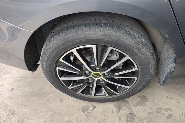 Used Roewe i5 2021 1.5L Manual Platinum Edition Right Rear Wheel Hub