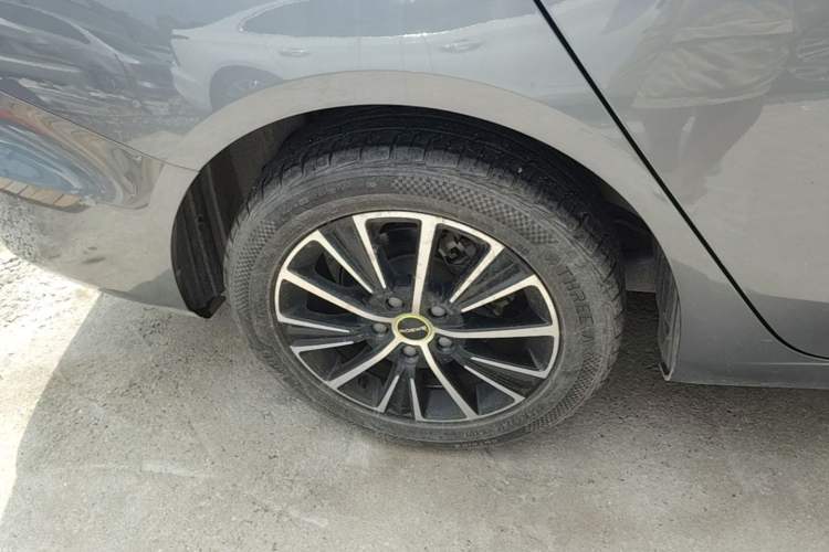 Used Roewe i5 2021 1.5L CVT Diamond Edition Right Rear Wheel Hub