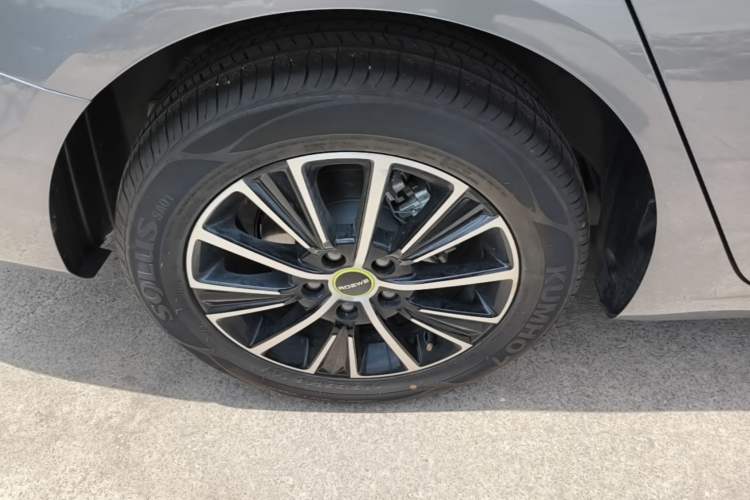 Used Roewe i5 2021 1.5L CVT Platinum Edition Right Rear Wheel Hub