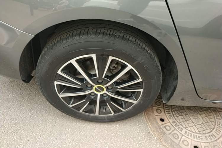 Used Roewe i5 2021 1.5L CVT Platinum Edition Right Rear Wheel Hub