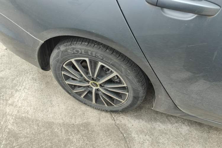 Used Roewe i5 2021 Revised Version 1.5L CVT Diamond Edition Right Rear Wheel Hub
