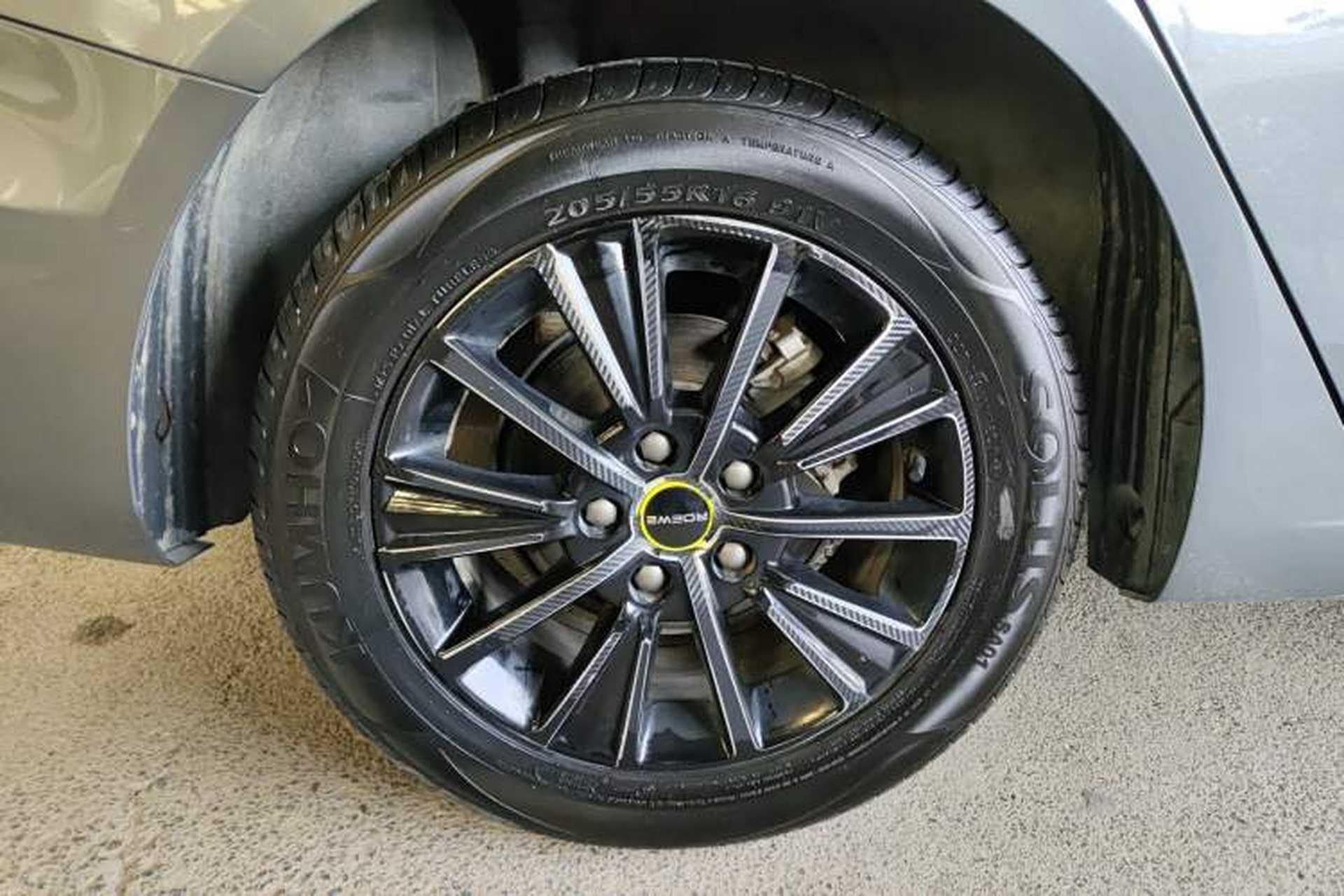 Used Roewe i5 2021 Revised Version 1.5L CVT Diamond Edition Right Rear Wheel Hub
