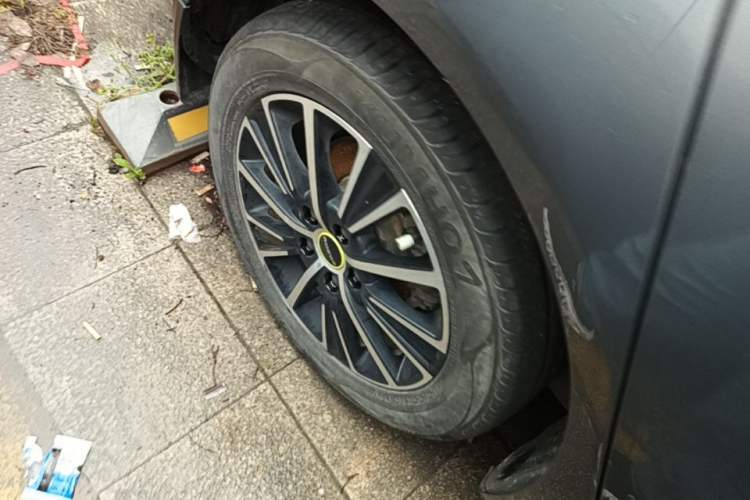 Used Roewe i5 2021 1.5L CVT Platinum Edition Right Rear Wheel Hub
