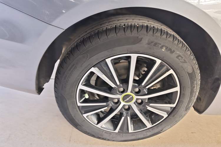 Used Roewe i5 2021 1.5L CVT Diamond Edition Right Rear Wheel Hub