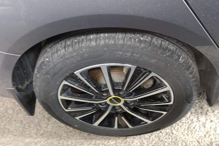 Used Roewe i5 2021 1.5L CVT Platinum Edition Right Rear Wheel Hub