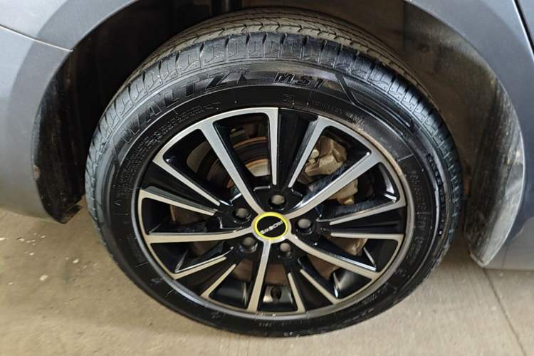 Used Roewe i5 2021 1.5L Manual Platinum Edition Right Rear Wheel Hub