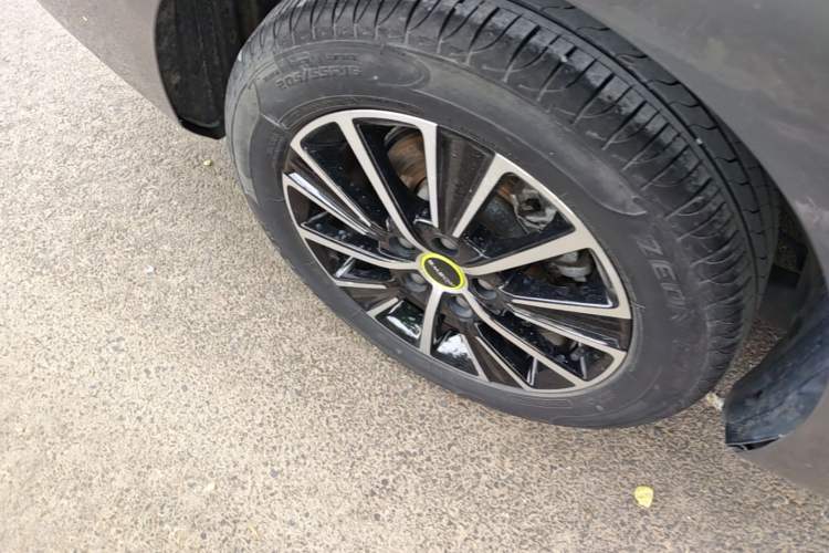 Used Roewe i5 2021 1.5L CVT Diamond Edition Right Rear Wheel Hub