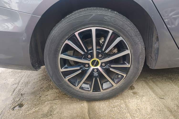 Used Roewe i5 2021 Revised Version 1.5L CVT Diamond Edition Right Rear Wheel Hub