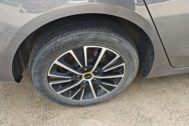 Used Roewe i5 2021 Revised Version 1.5L CVT Diamond Edition Right Rear Wheel Hub