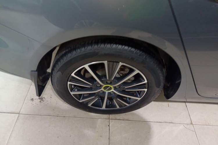 Used Roewe i5 2021 1.5L CVT Platinum Edition Right Rear Wheel Hub