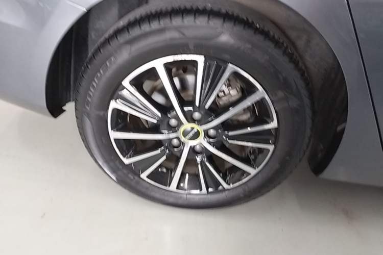 Used Roewe i5 2021 1.5L CVT Diamond Edition Right Rear Wheel Hub