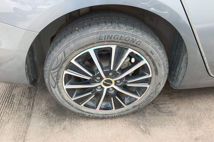 Used Roewe i5 2021 Revised Version 1.5L CVT Diamond Edition Right Rear Wheel Hub
