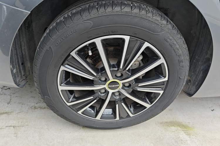 Used Roewe i5 2021 1.5L CVT Diamond Edition Right Rear Wheel Hub