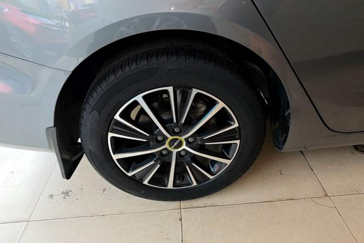 Used Roewe i5 2021 1.5L CVT Platinum Edition Right Rear Wheel Hub