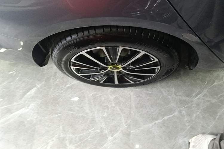 Used Roewe i5 2021 1.5L CVT Platinum Edition Right Rear Wheel Hub
