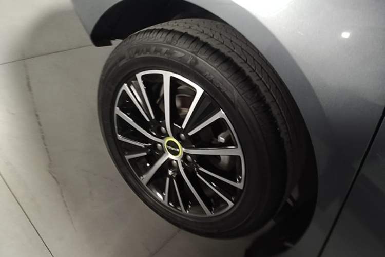 Used Roewe i5 2021 1.5L Manual Platinum Edition Right Rear Wheel Hub