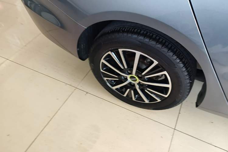 Used Roewe i5 2021 1.5L CVT Diamond Edition Right Rear Wheel Hub
