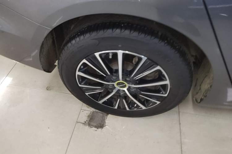 Used Roewe i5 2021 1.5L CVT Starry Edition Right Rear Wheel Hub