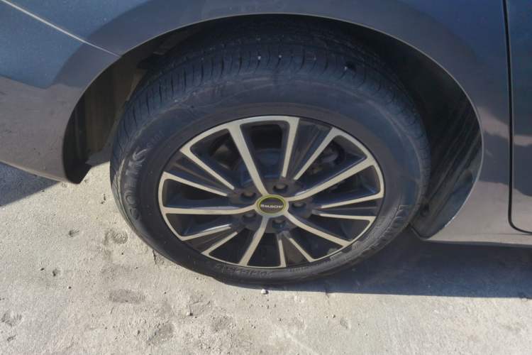 Used Roewe i5 2021 Revised Version 1.5L CVT Diamond Edition Right Rear Wheel Hub