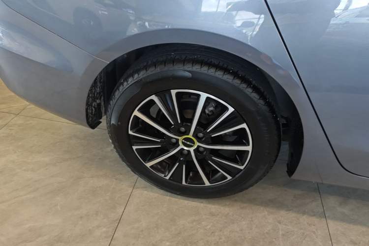 Used Roewe i5 2021 1.5L CVT Diamond Edition Right Rear Wheel Hub