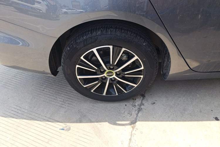 Used Roewe i5 2021 1.5L CVT Diamond Edition Right Rear Wheel Hub