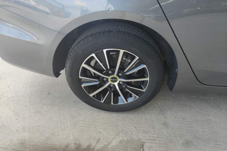 Used Roewe i5 2021 1.5L CVT Diamond Edition Right Rear Wheel Hub