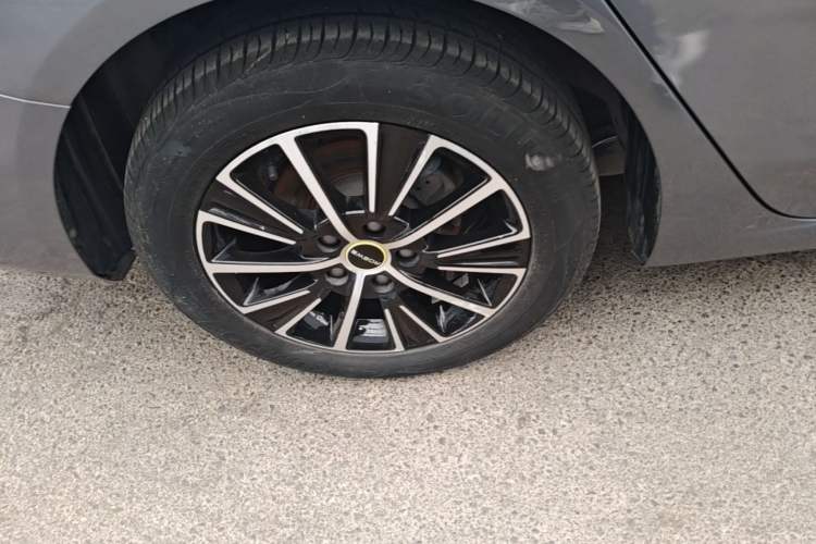Used Roewe i5 2021 Revised Version 1.5L CVT Diamond Edition Right Rear Wheel Hub