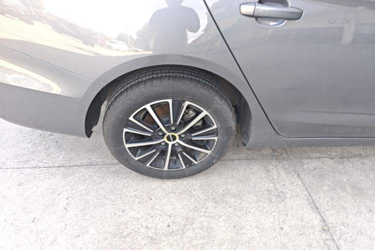 Used Roewe i5 2021 1.5L CVT Platinum Edition Right Rear Wheel Hub