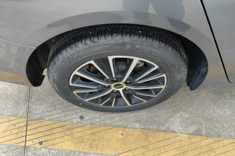 Used Roewe i5 2021 1.5L CVT Platinum Edition Right Rear Wheel Hub