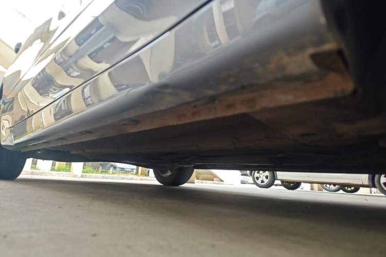 Used Roewe i5 2021 1.5L Manual Diamond Edition Right Side Sill