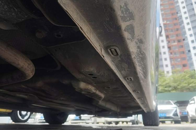 Used Roewe i5 2021 1.5L CVT Diamond Edition Right Side Sill
