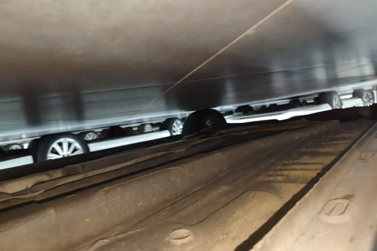 Used Roewe i5 2021 Revised Version 1.5L CVT Diamond Edition Right Side Sill