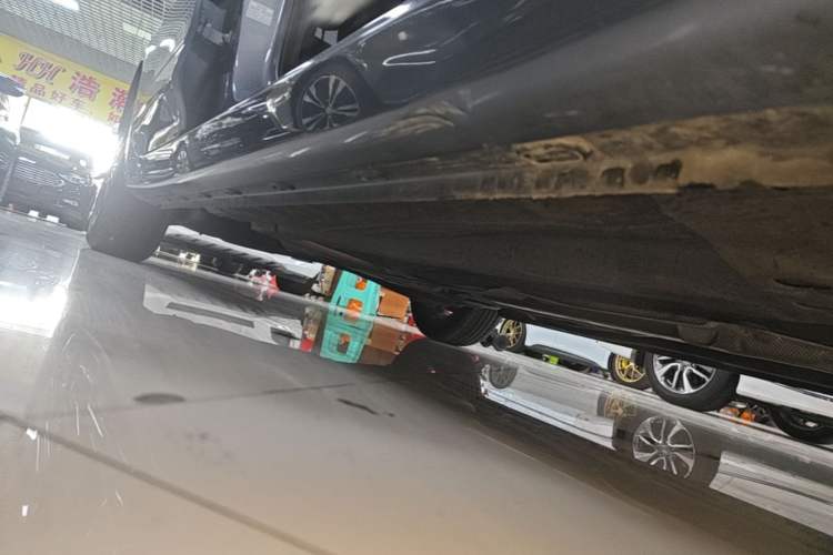 Used Roewe i5 2021 Revised Version 1.5L CVT Diamond Edition Right Side Sill