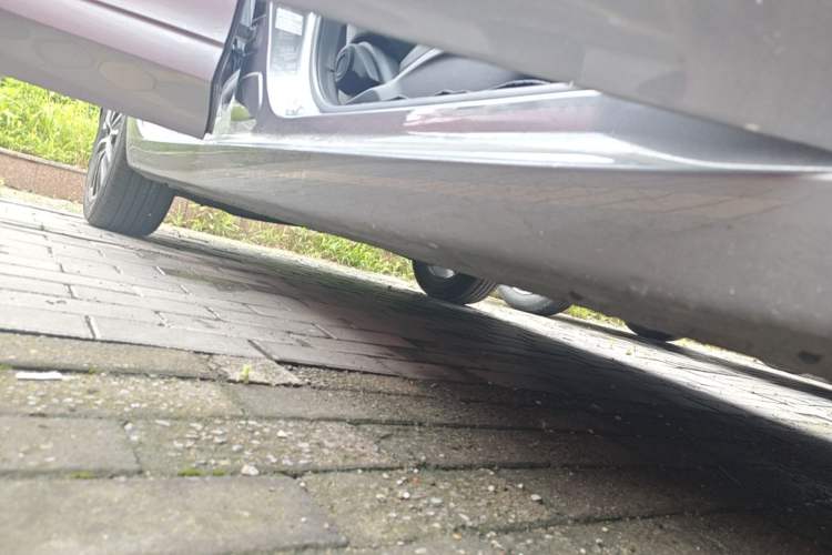 Used Roewe i5 2021 Revised Version 1.5L CVT Diamond Edition Right Side Sill